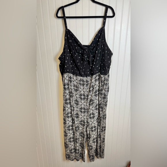 Torrid Black Tie Front Culotte Stretch Challis Jumpsuit Size 6X N2 - Picture 3 of 8